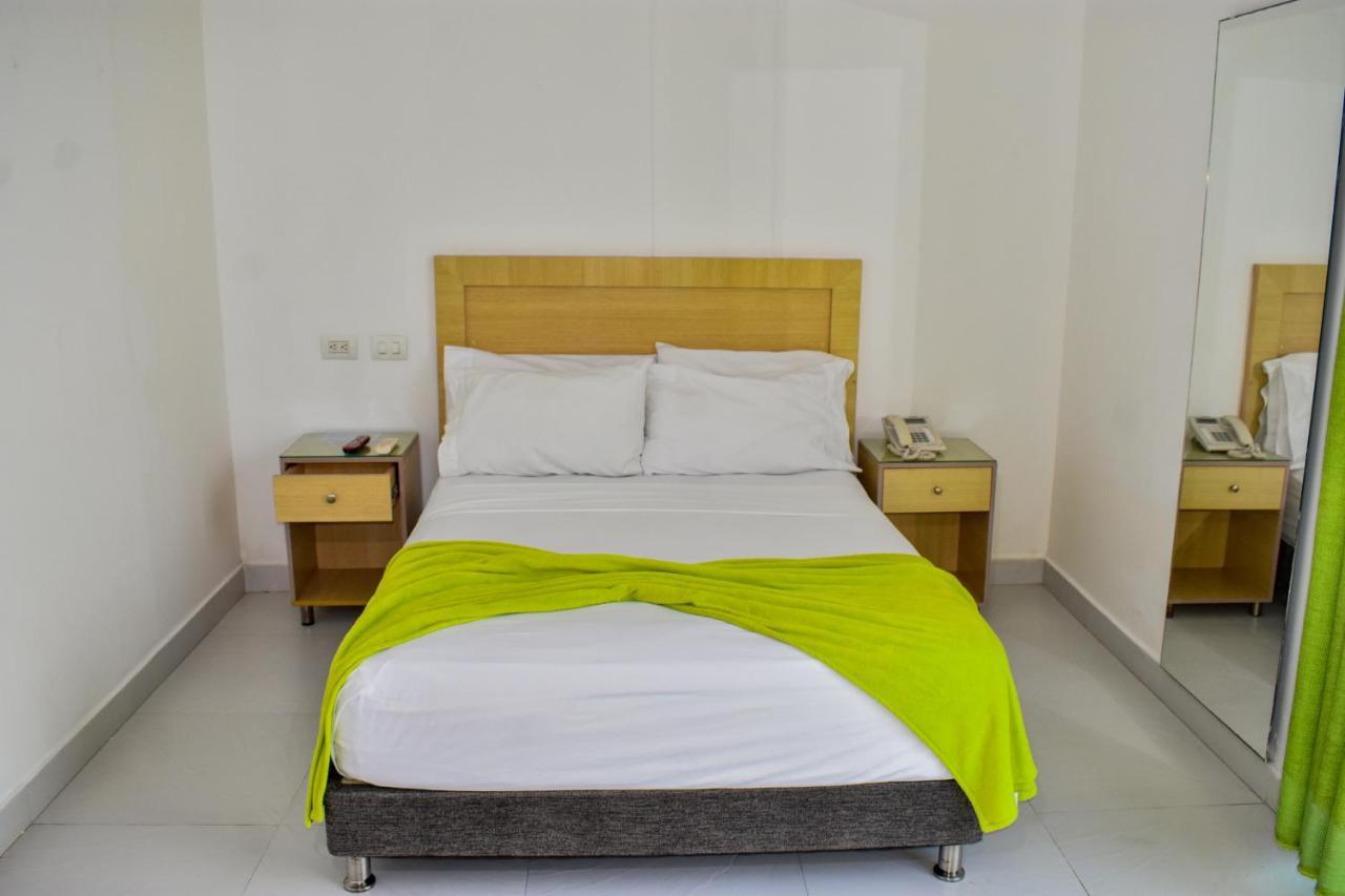 Hotel Isla Capri Cartagène Extérieur photo