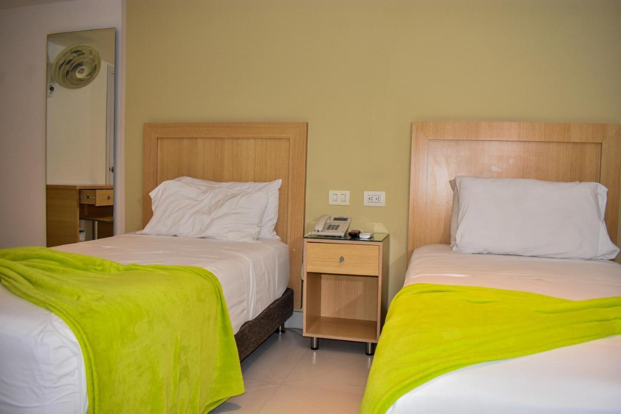 Hotel Isla Capri Cartagène Extérieur photo